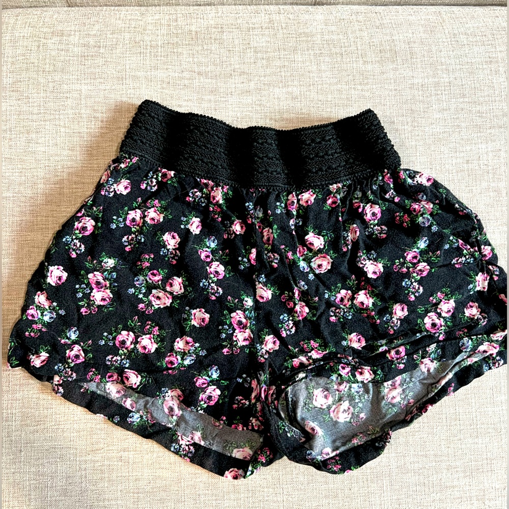 Super cute short shorts!